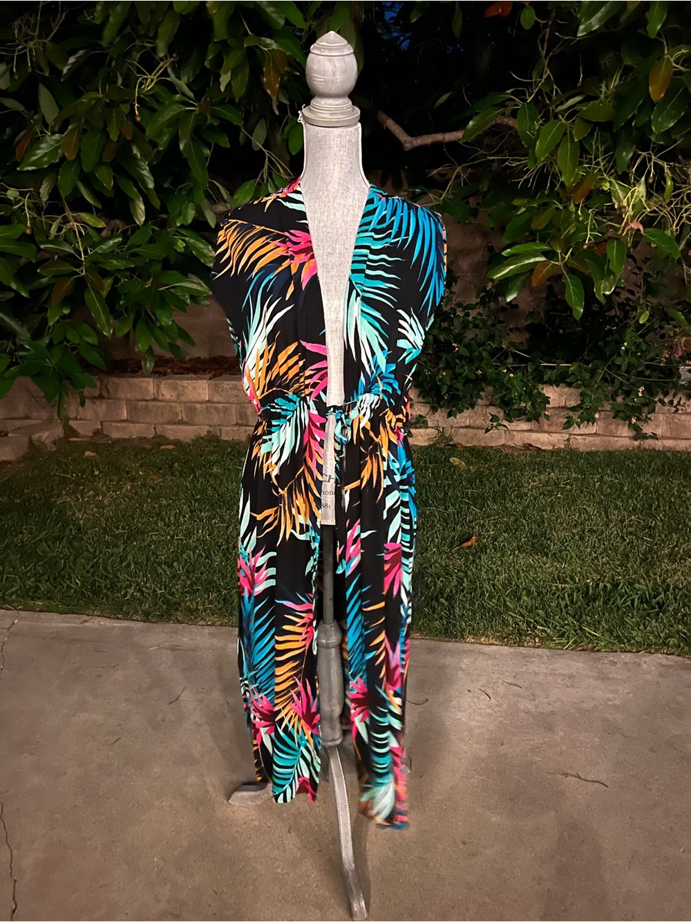 Kona Sol Black Multi Tropical Leaf swimsuit cover up size L/XL